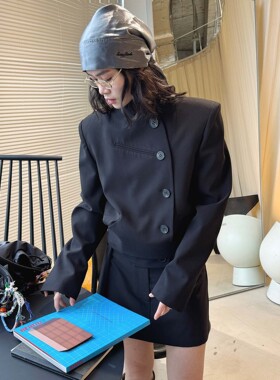 春款巴黎小众设计立领斜门襟短款西装错落拼接下摆外套女