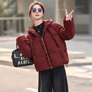 红色连帽木耳边羽绒服女短款2025冬季新款洋气减龄保暖白鸭绒外套