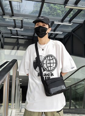 男女小斜挎包日系休闲潮牌
