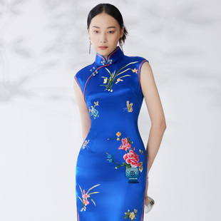 品尚华服量身定制手工滚边精美刺绣宝蓝宫廷花草短款 旗袍 复古修身