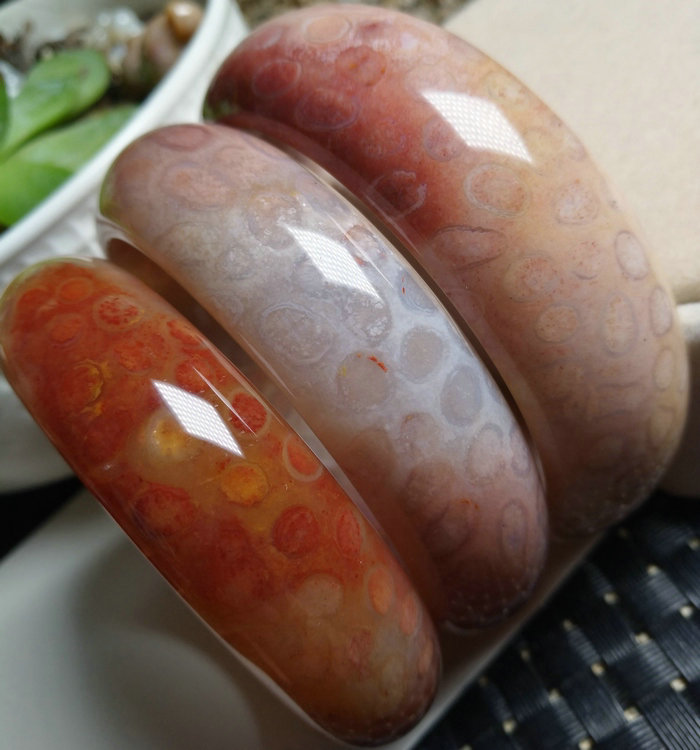 已结缘 高级果冻红冰料印尼珊瑚玉手镯55-57-59粉红色彩花精品