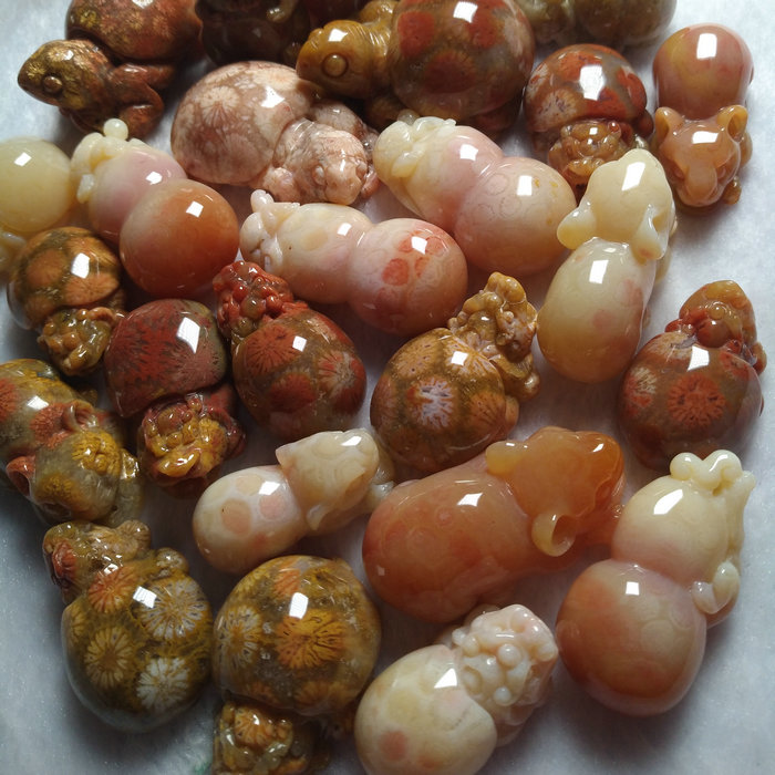 直播小动物葫芦貔貅珊瑚玉吊坠