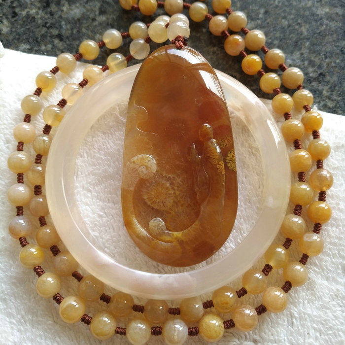 已结缘  花开见佛天然印尼珊瑚玉吊坠冰种佛牌项链挂件菊花化石