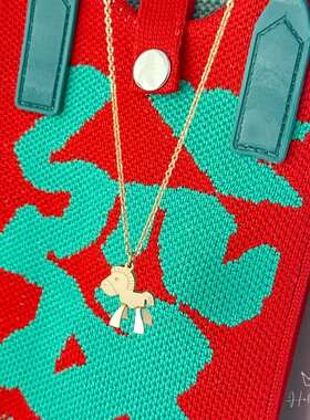 小木马项链钛钢女锁骨链甜美时尚