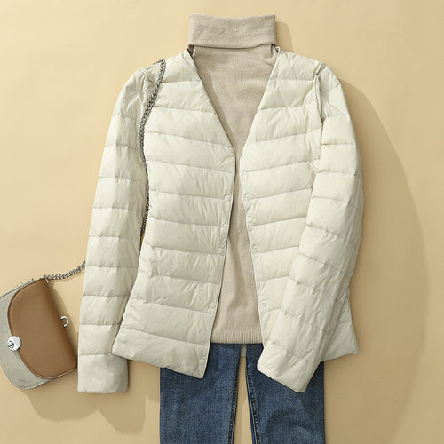 反季轻薄羽绒服女内胆变V领大码