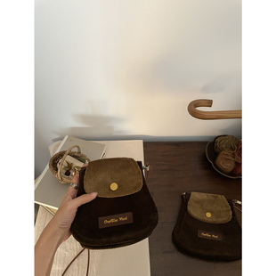 OneBlueNook丨“一颗栗”原创 灯芯绒拼接色 收纳斜挎可爱小包