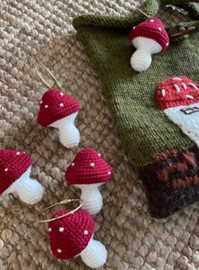 OneBlueNook丨手工毛线编织 可爱蘑菇 钥匙扣 包包挂件