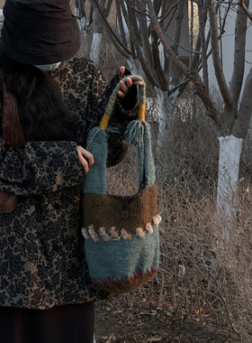 OneBlueNook丨限量 手工制作 羊毛冰岛毛线 复古单肩拼色钩织大包