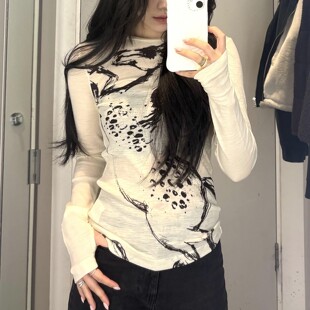 C家2026春季新款修身长袖 指孔薄羊毛打底衫女马图案印花弹力衫潮