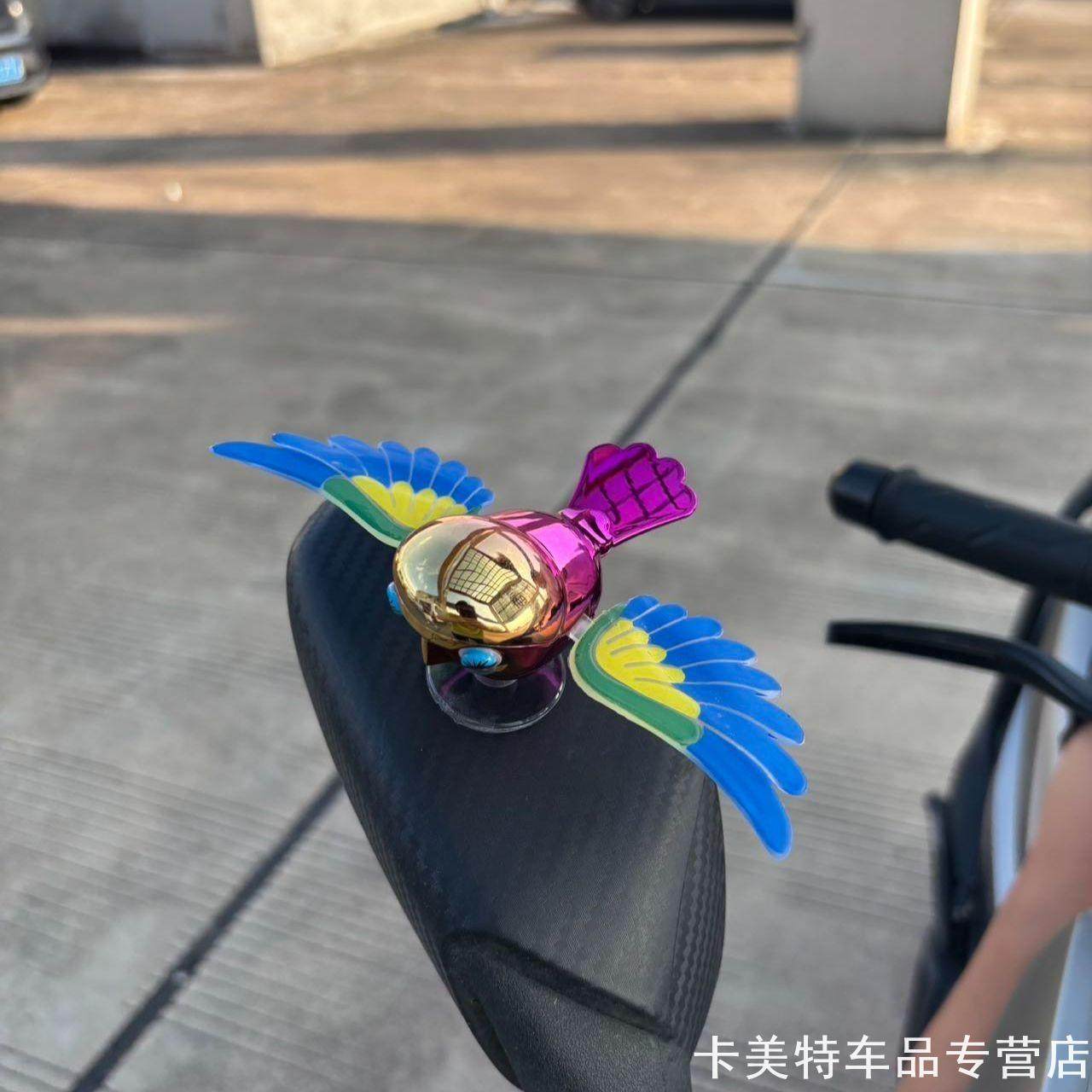 可爱丰田伴飞小鸟适用挂件大众中控台娱乐摩托车后会奔驰电瓶车