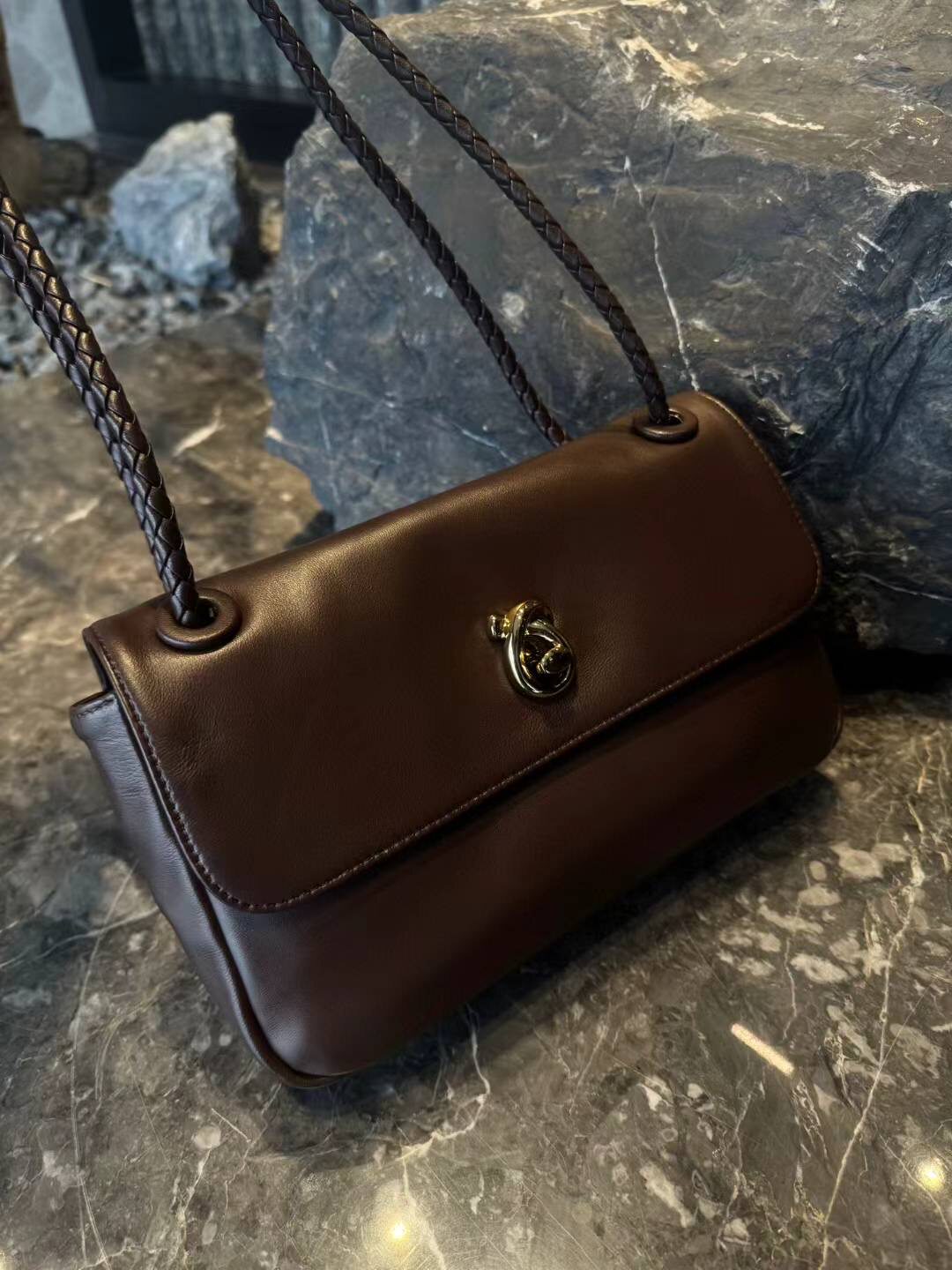 2025新款流行头层羊皮腋下包法棍信封包女包时尚百搭单肩斜挎包