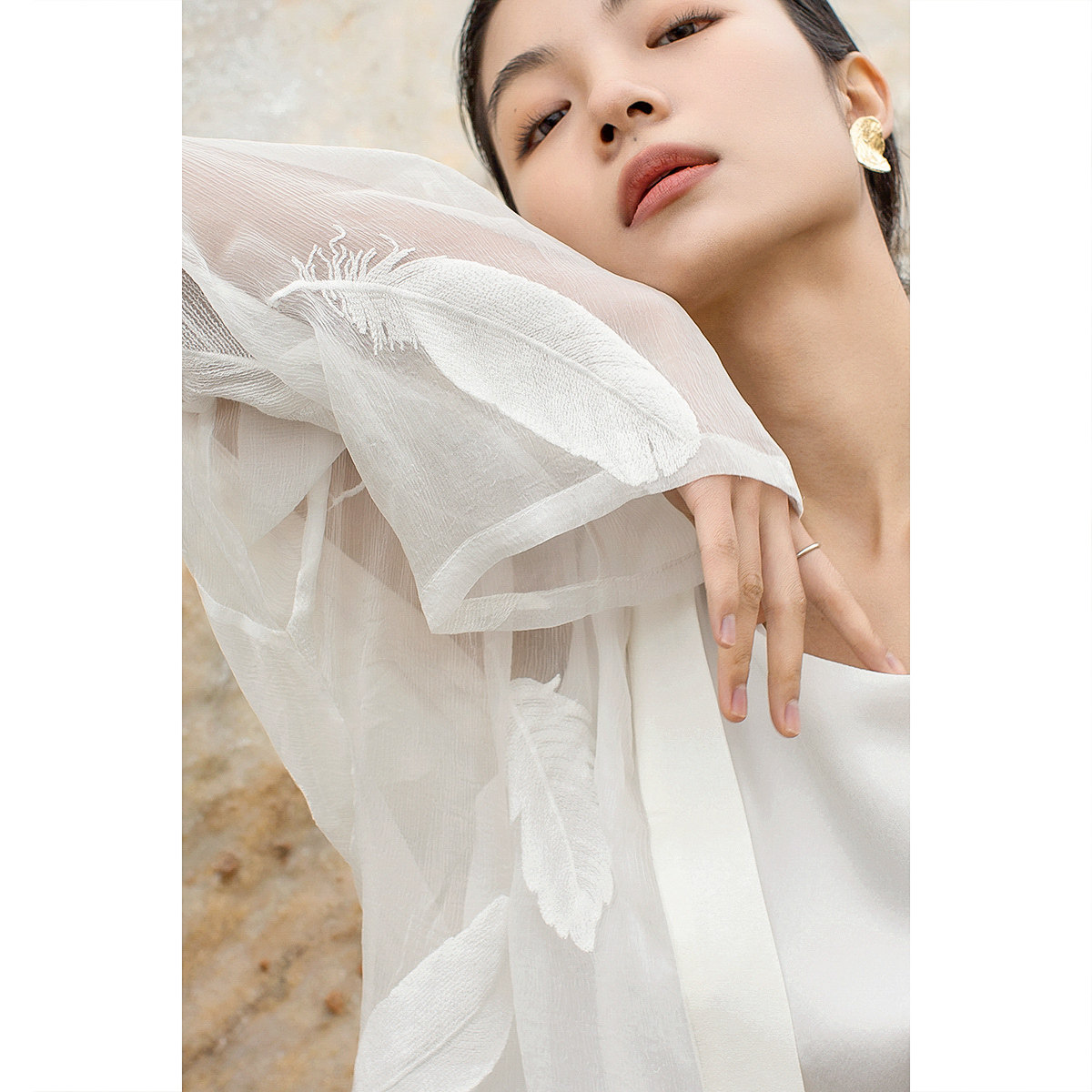 YuanYin慵懒夏复古赫本ins法式chic白极简休闲真丝羽毛外套开衫女