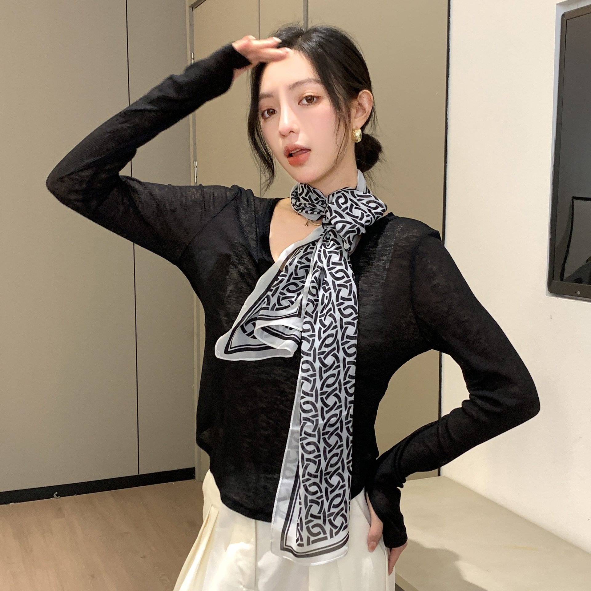 黑白链条绒雪纺丝巾女春秋轻薄长款气质百搭外搭装饰披肩围巾