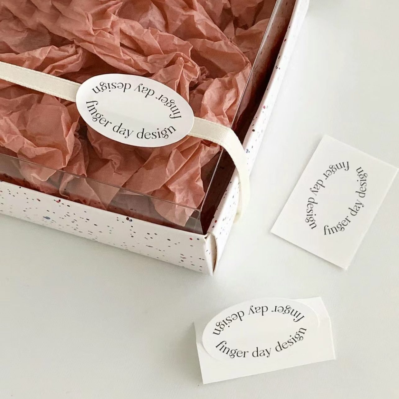 二维码定制插卡插排ins印刷牛皮纸LOGO标签不干胶封口贴纸设计