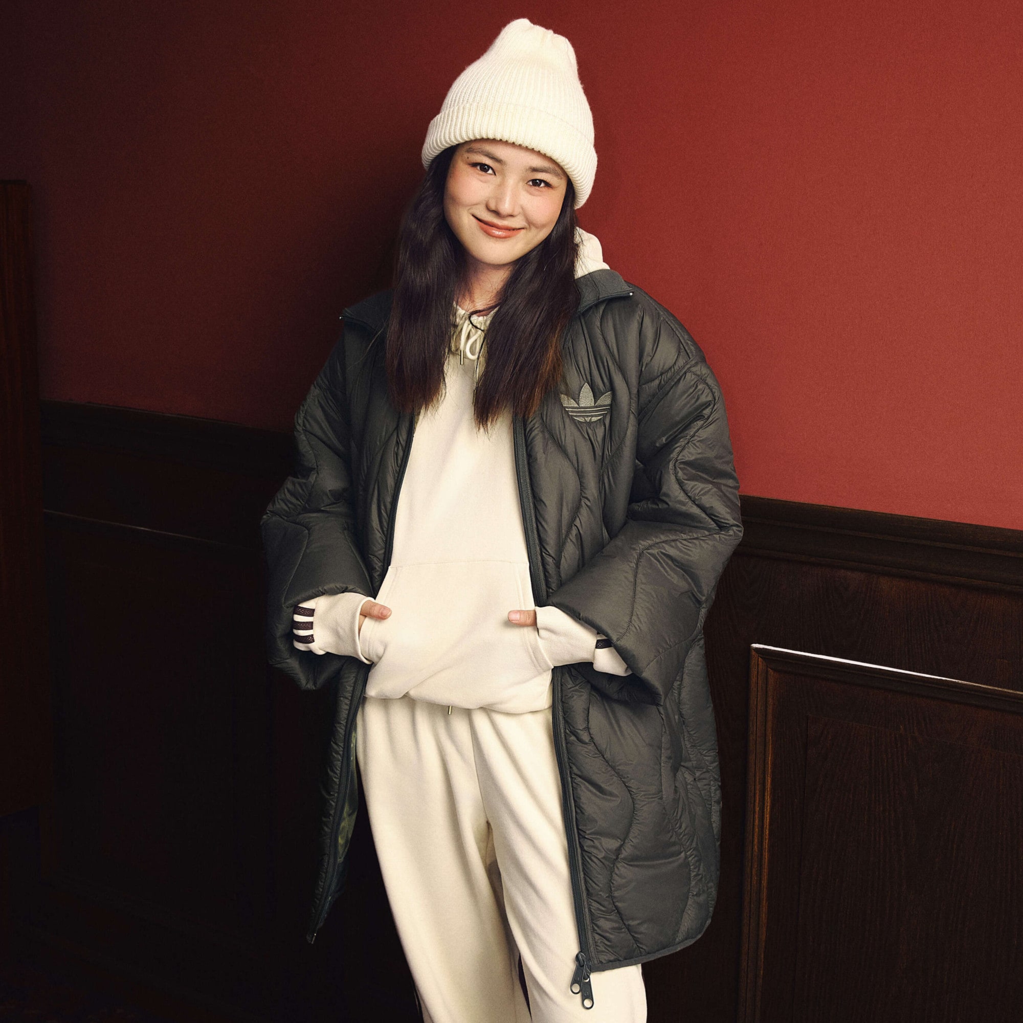 阿迪达斯三叶草女子复古中长款保暖运动宽松棉服IW5863