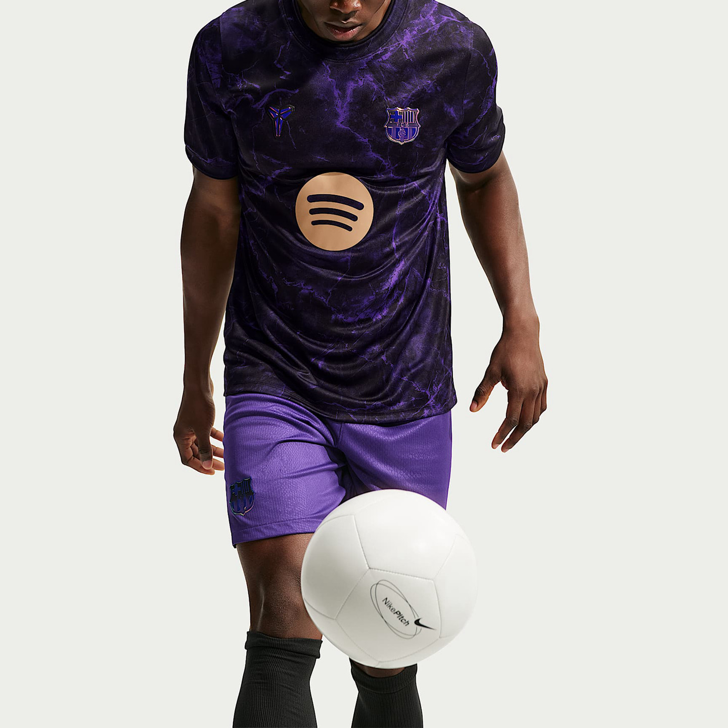 耐克巴萨AwayKobe Dri-FIT 科比男子速干足球赛前短袖上衣IQ1292