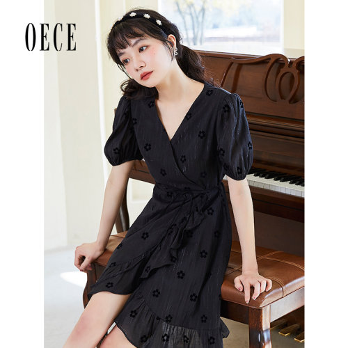 Oece连衣裙复古v领新款女装气质