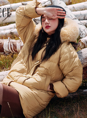 Oece冬新款女减龄学院牛角扣连帽羽绒服中长款外套