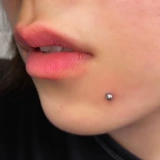 Поддельная губа гвоздь безсторонней личности без перфорации европейские и американские носовые носовые носовые ножи, ямочнее губы кольцо злые магии гвозди милые рты декоративное кольцо