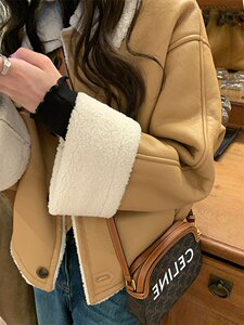 短款皮毛一体外套女秋冬季羊羔毛皮衣加厚机车服皮夹克小个子冬装