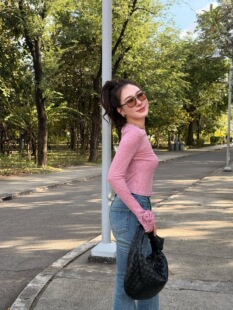 26春新款ins粉色修身天丝打底衫手工山茶花朵羊毛上衣圆领内搭女