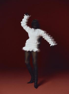 越十年越南小众La Vierge白色长袖泡泡褶皱细节连衣短裙气质