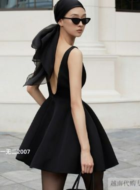 越十年越南小众品牌Huong欧美风一字领无袖露背收腰显瘦礼服裙