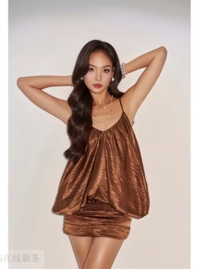 越十年越南小众gout新款简约时尚吊带露背绑带亮面包臀连衣裙