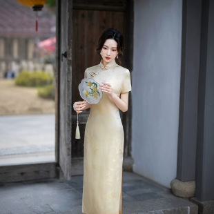 2025新款鹅黄色真丝桑蚕丝旗袍高端气质新中式夏季订婚送考日常款