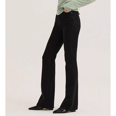 国内品牌女装修身高腰微喇牛仔裤