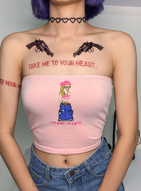 花臂少女TATTOO D15 take me to your hear红色字母 枪图案纹身贴