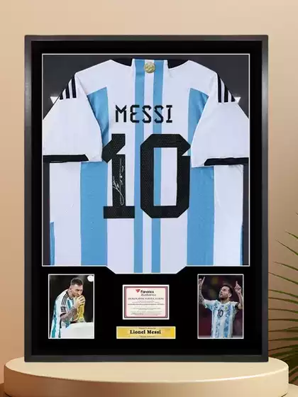 【Includes Jersey】Football Star Messi Signed Jersey Framed in a Photo Frame, a Birthday Gift for Boyfriend