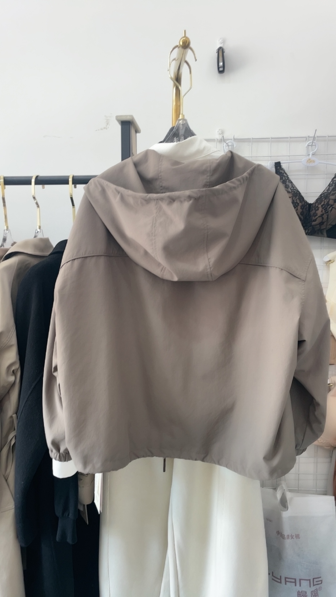 CMT断码3143540连帽风衣短款春秋款军绿连帽外套