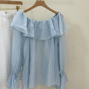 仙仙的~法式露肩一字领荷叶边长袖衬衫浅蓝色宽松显瘦性感上衣夏