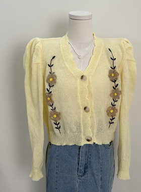 孤品特价~法式复古重工钩花针织开衫女小众设计感短款黄色毛衣