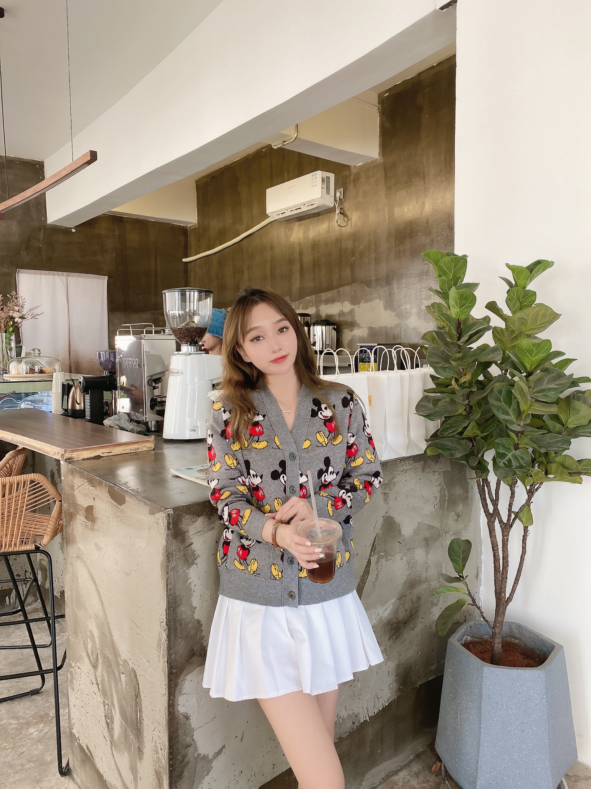 学院风软糯卡通图案灰色毛衣女新款宽松显瘦减龄针织衫开衫实拍现