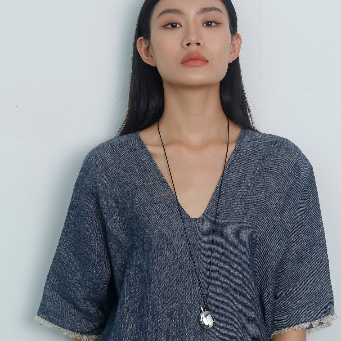 Moment 水壶酒壶吊坠黑绳挂绳长款毛衣链项链饰品女秋冬2025新款