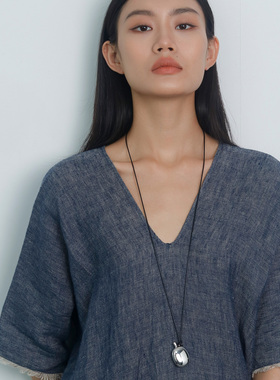 Moment 水壶酒壶吊坠黑绳挂绳长款毛衣链项链饰品女秋冬2025新款