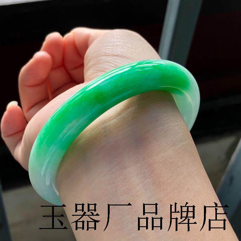 精品缅甸老坑翡翠色一抹阳绿胖圆条玉镯子白底青手镯清新国风感女