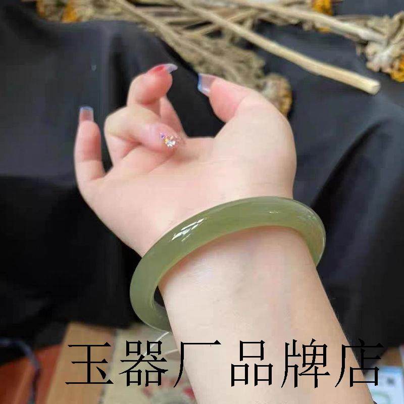 高端老坑和田玉青玉手镯茶晴玉手镯晴水玉镯子深绿旺夫圆条玉手镯