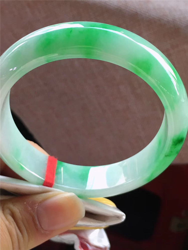 简安翡翠天然a货飘正阳绿色57圈口翡翠手镯玉质细腻种好颜色正阳