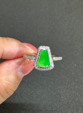 缅甸A货冰种阳绿色翡翠方牌戒指18k金镶钻石满绿冰柱翡翠绿牌女戒