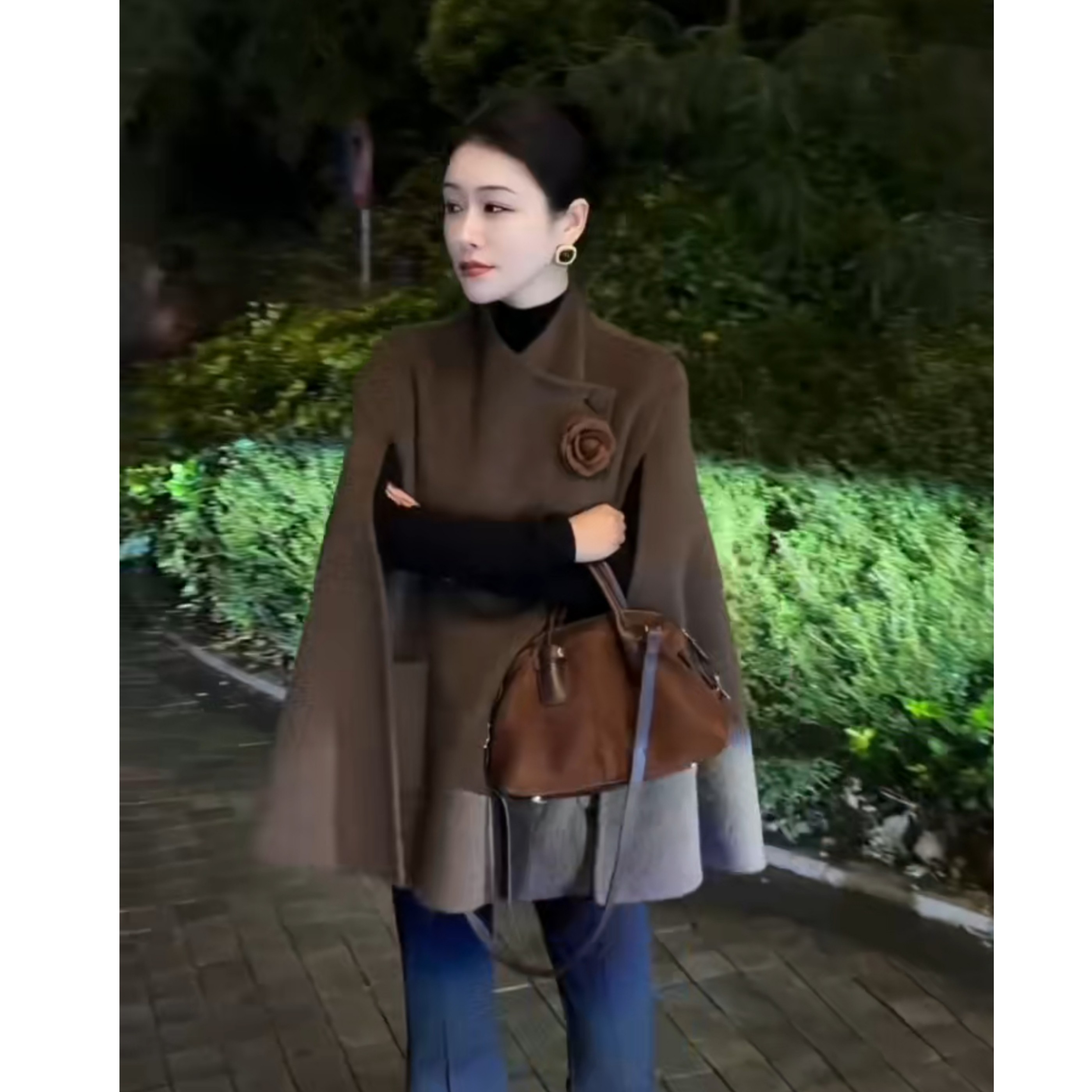 黑色高级感双面羊毛呢斗篷大衣女2025冬季新款气质中长款毛呢外套