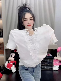 夏季V领显瘦T恤女性感蕾丝拼接短袖时尚百搭洋气短袖网纱修身体恤