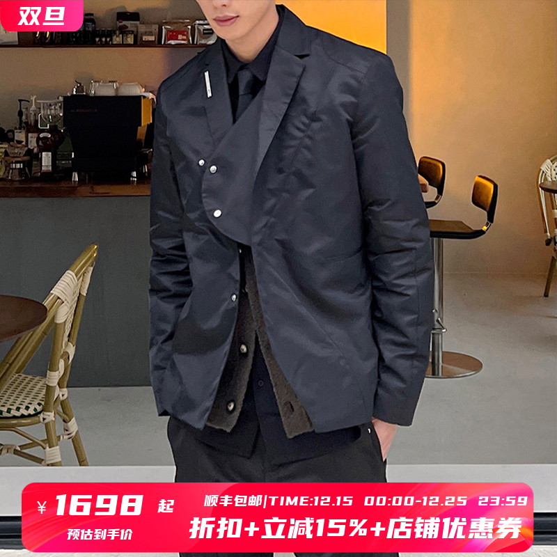 黑金属TAG不规则领口钉扣西装