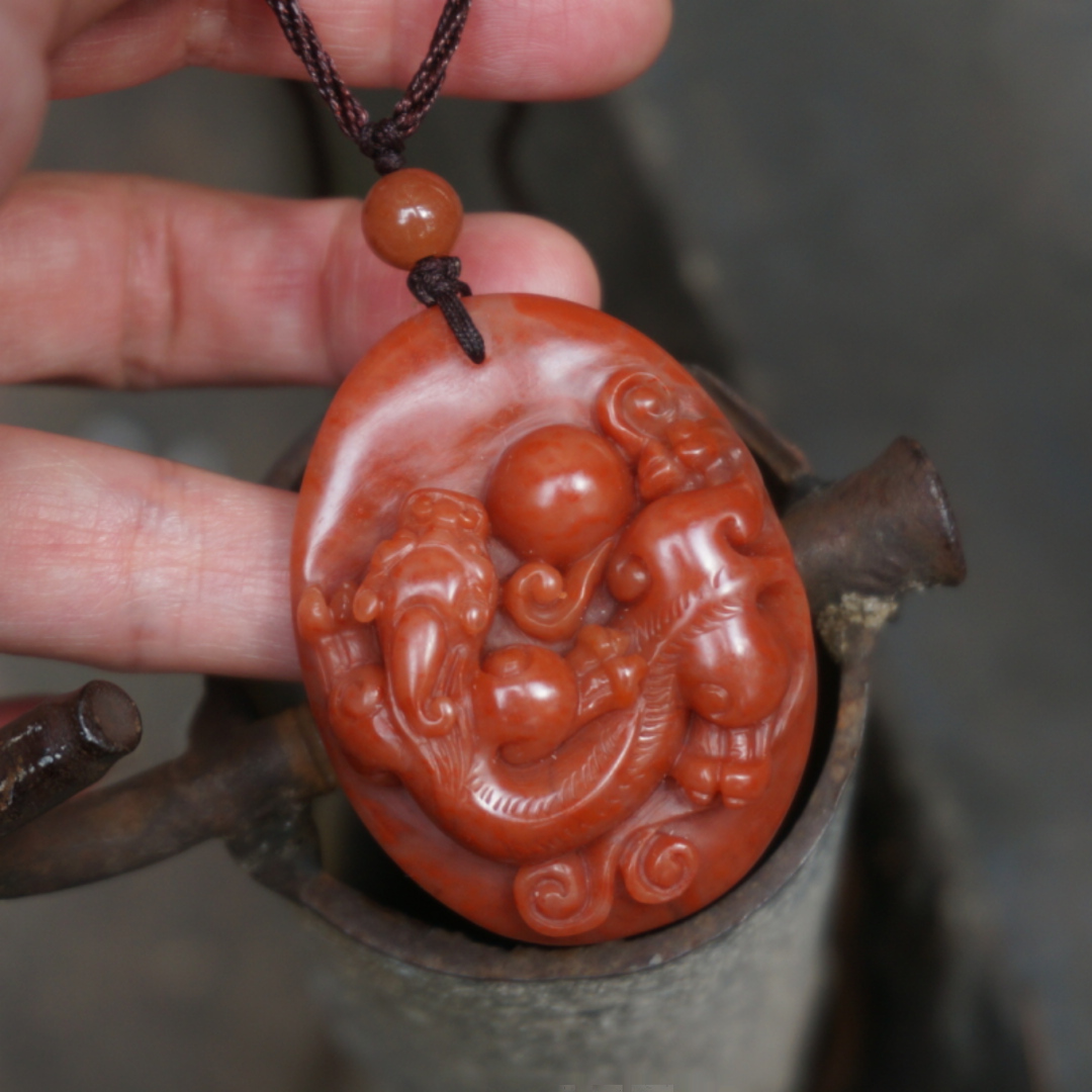 特价。几十年的高浮雕螭龙老寿山石吊坠古典中式国风项链男女皆可