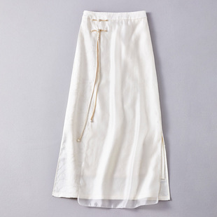 新中式高端缎面提花复古盘扣松紧腰马面半身裙秋冬白色仙气长裙