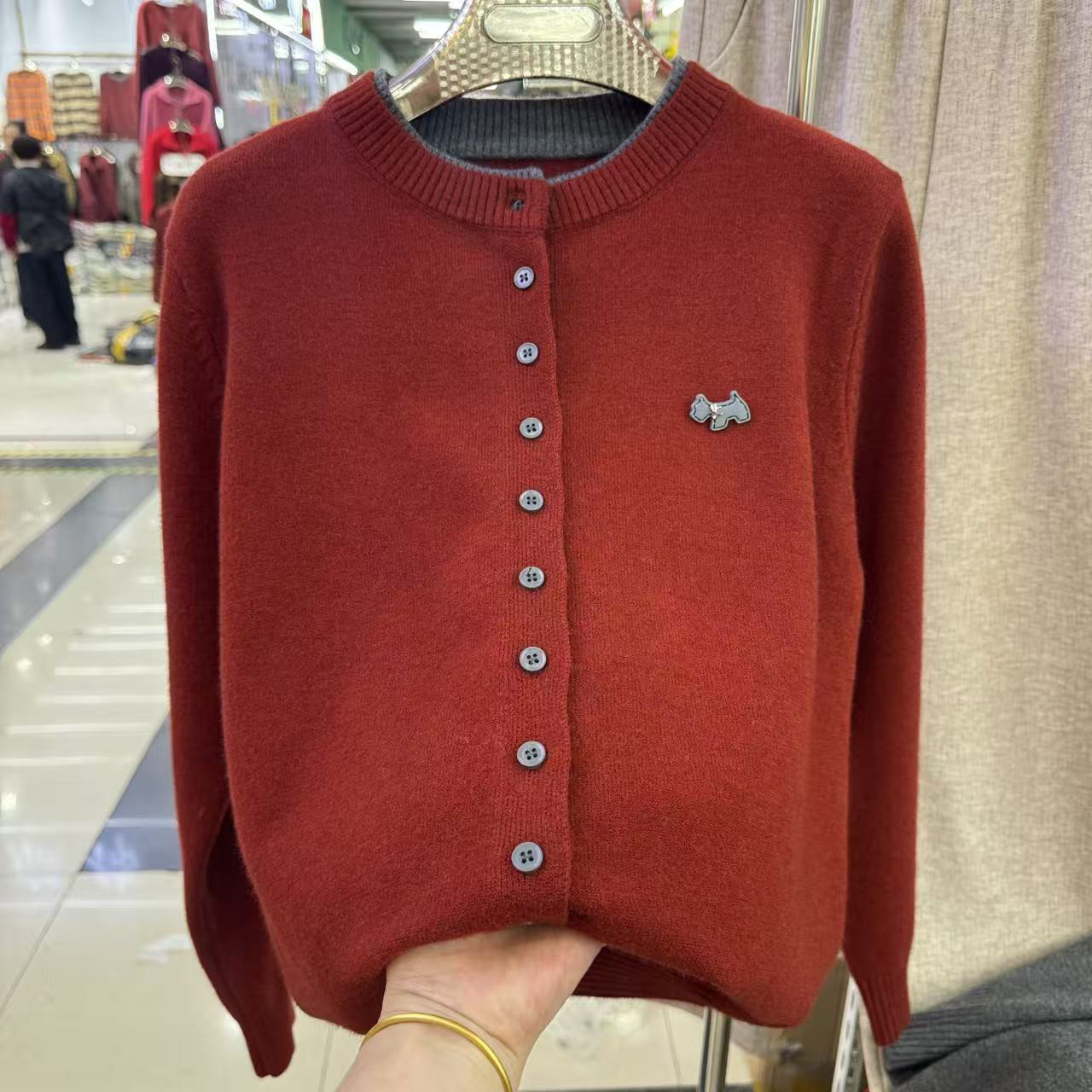 春款撞色圆领假两件针织衫年轻妈妈装外套线衣小衫刺绣开衫女毛衣