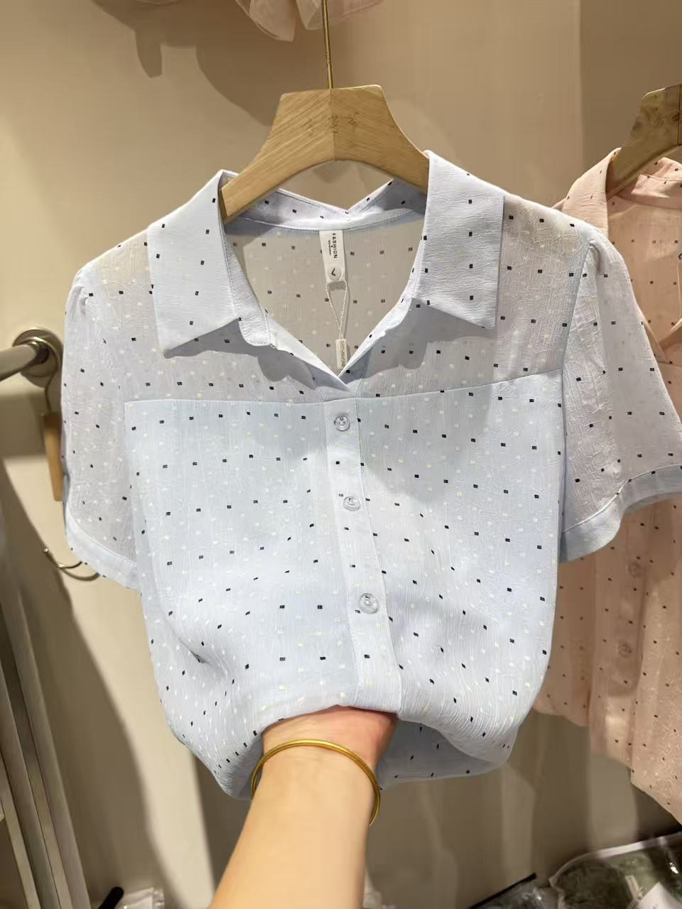 翻领套头波点印花短袖衬衣
