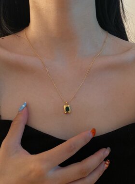 PixieMarket欧美新款复古时尚锁骨链脖颈链简约ins绿宝石项链女潮